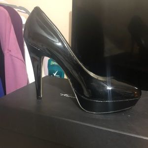 Black Classic Pump with slight platform